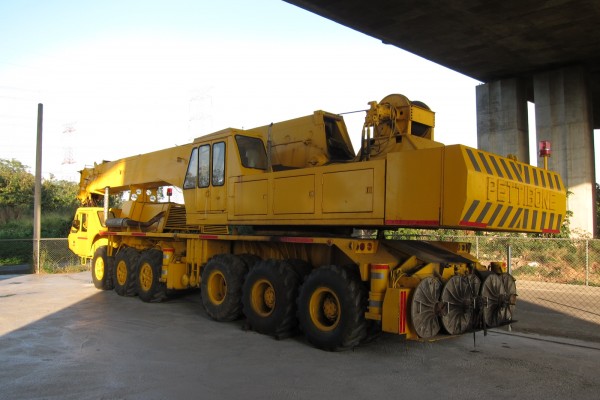 Crane Truck